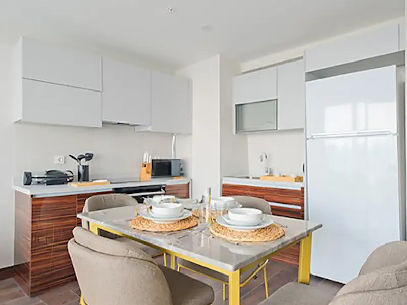 Fitted kitchen
